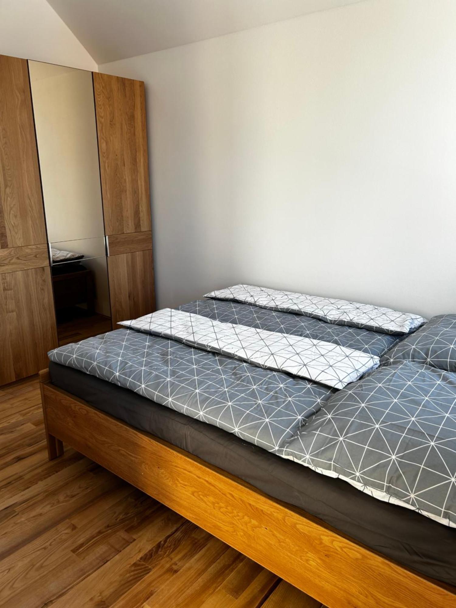 Palace Resort Jiloviste Bagian luar foto