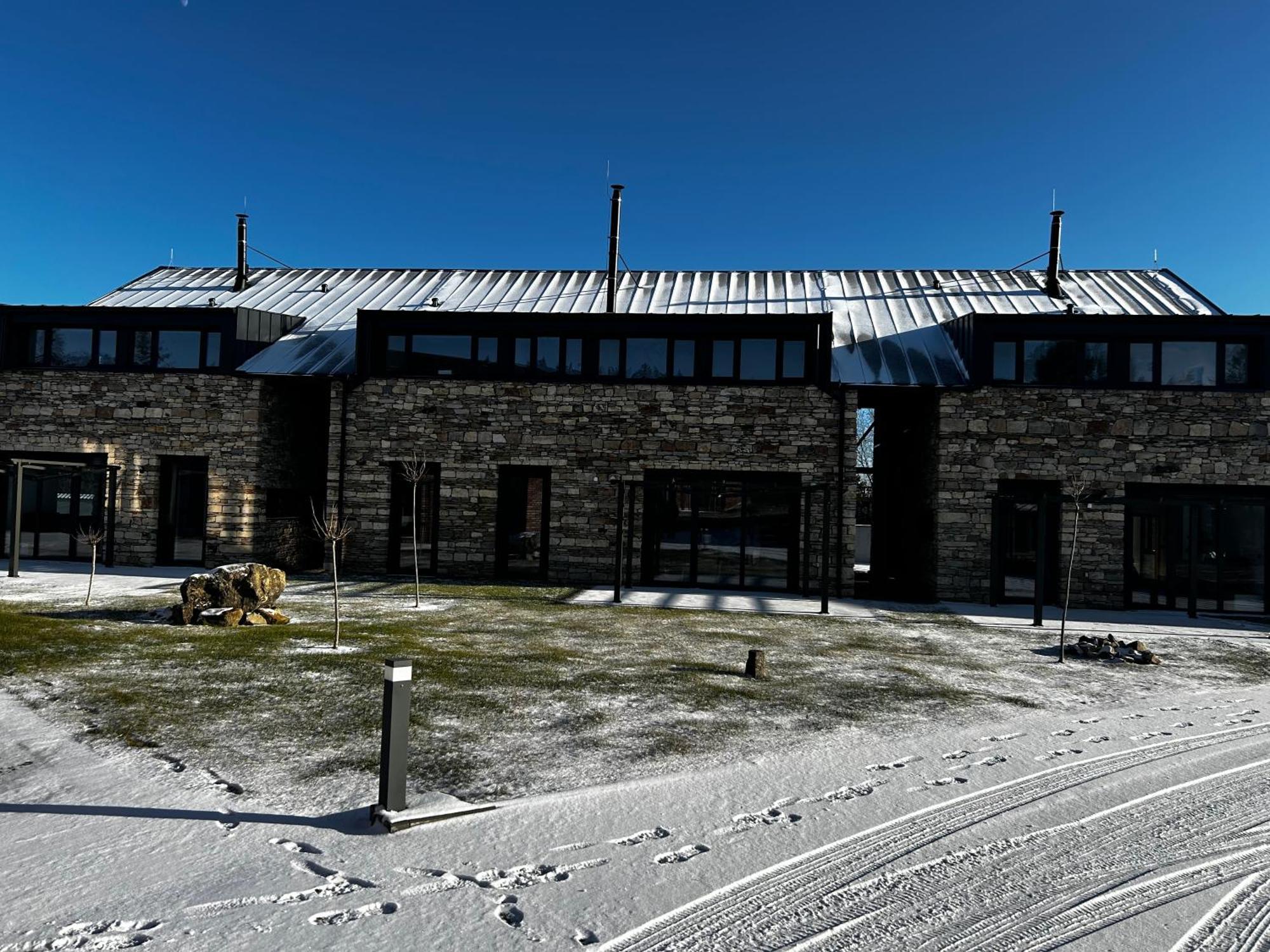 Palace Resort Jiloviste Bagian luar foto